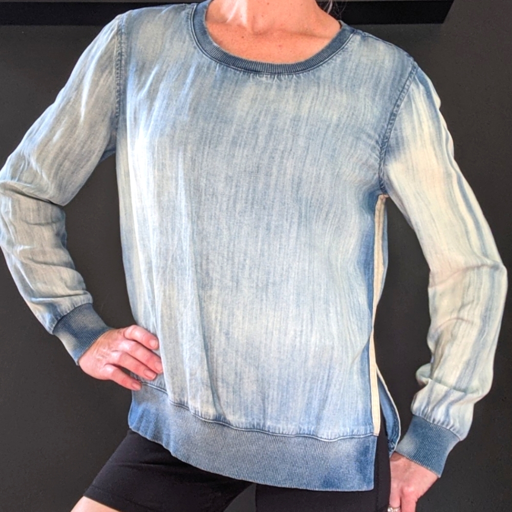 Bella Dahl  Chambray Denim Pullover